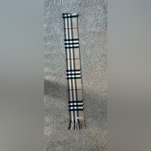 Extra long authentic Burberry scarf classic check pattern